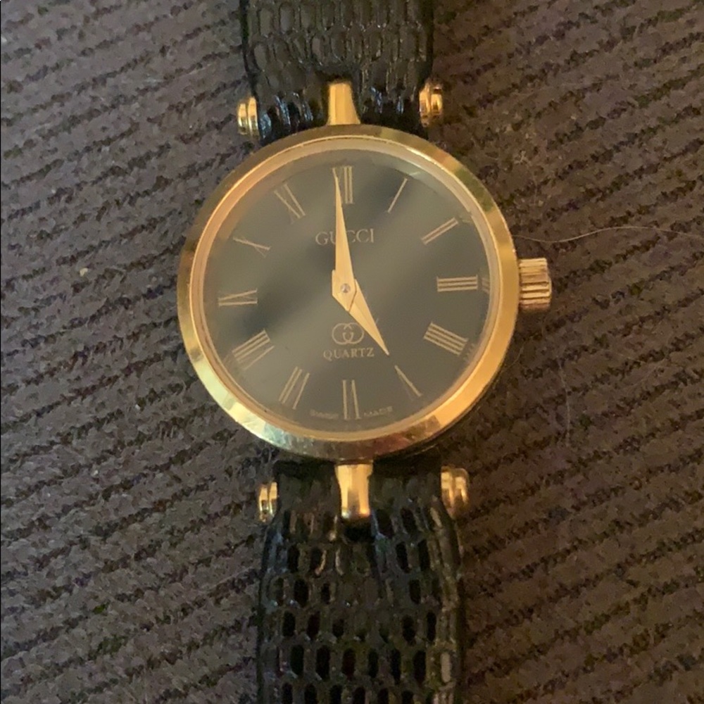 NEW Gucci woman’s watch.